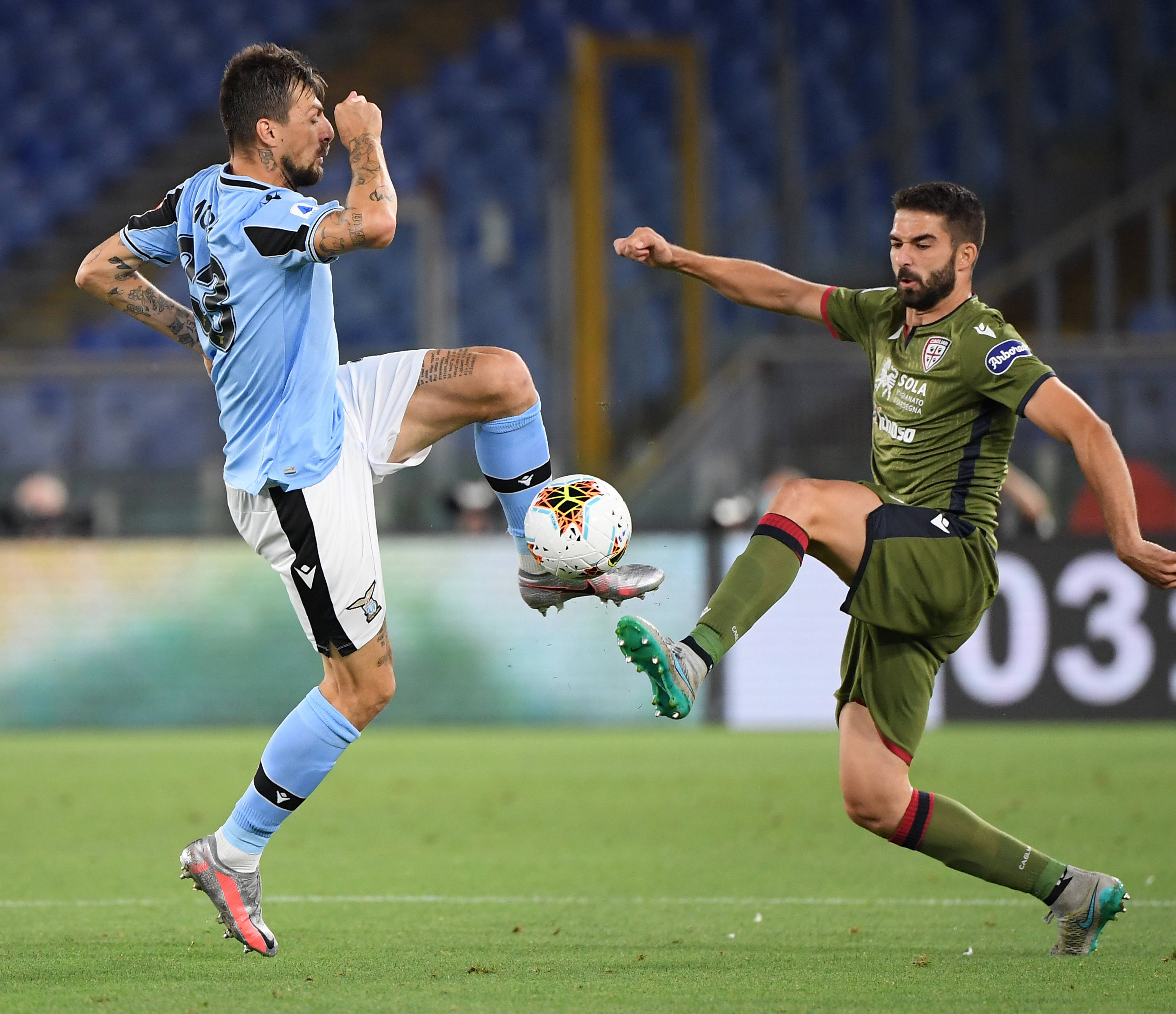 以积极的氛 以积极的氛