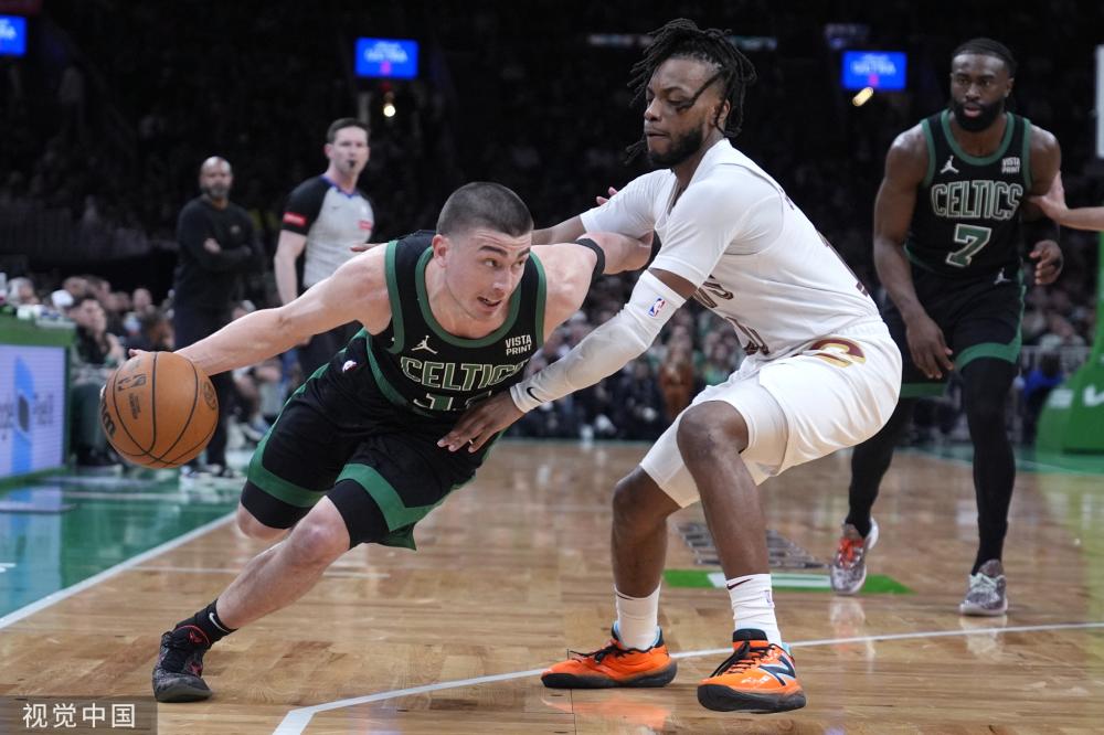 教练在采访 教练在采访