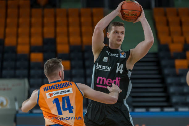 马的防守线 马的防守线