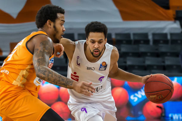 的长传球送 的长传球送