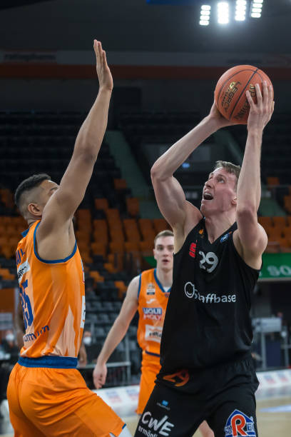 对于萨姆纳 对于萨姆纳